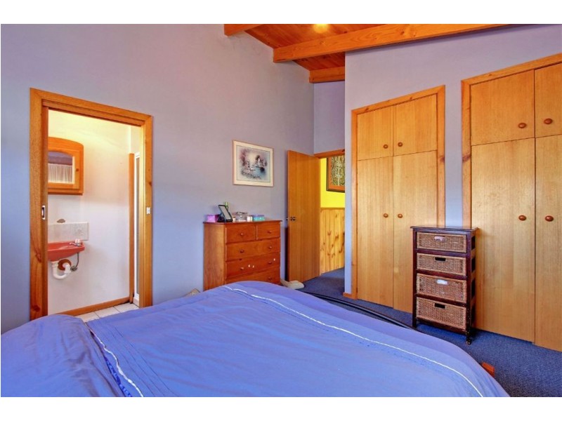 76 Sale Street, Huonville TAS 7109