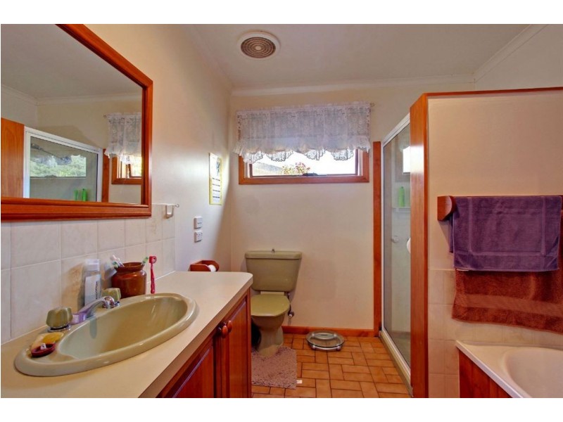 76 Sale Street, Huonville TAS 7109