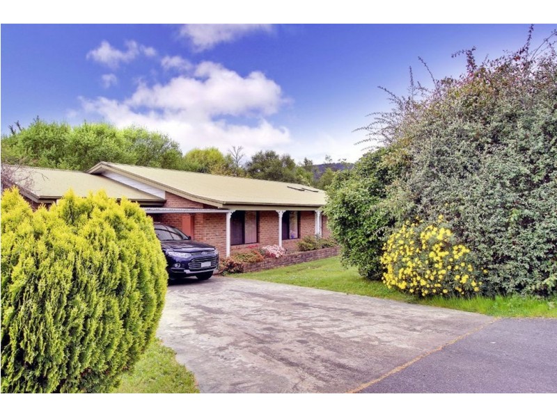 8 Charles Street, Cygnet TAS 7112