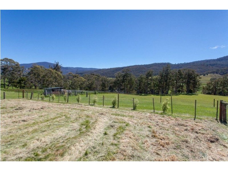 - Glen Huon Road, Glen Huon TAS 7109