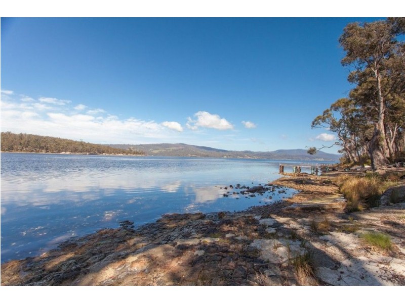 7 Sandrock Loop, Abels Bay TAS 7112