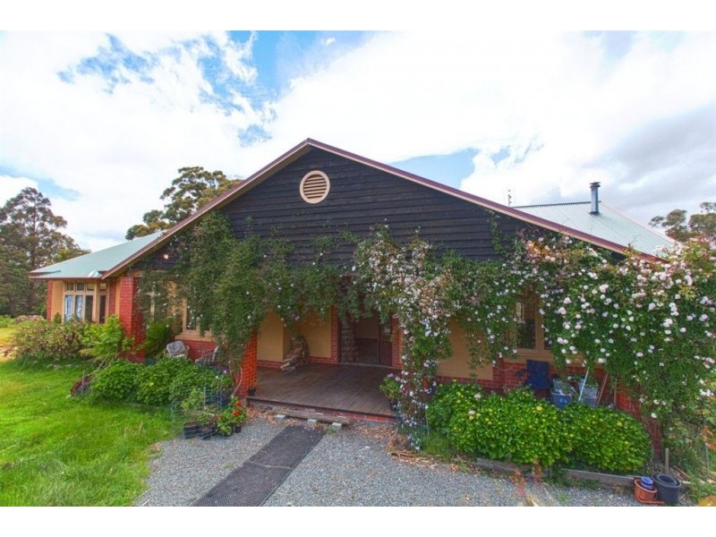 124 Sky Farm Road, Deep Bay TAS 7112