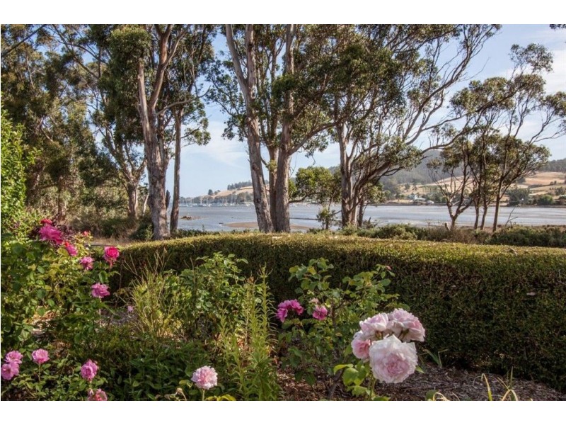 13 Esplanade Road, Cygnet TAS 7112