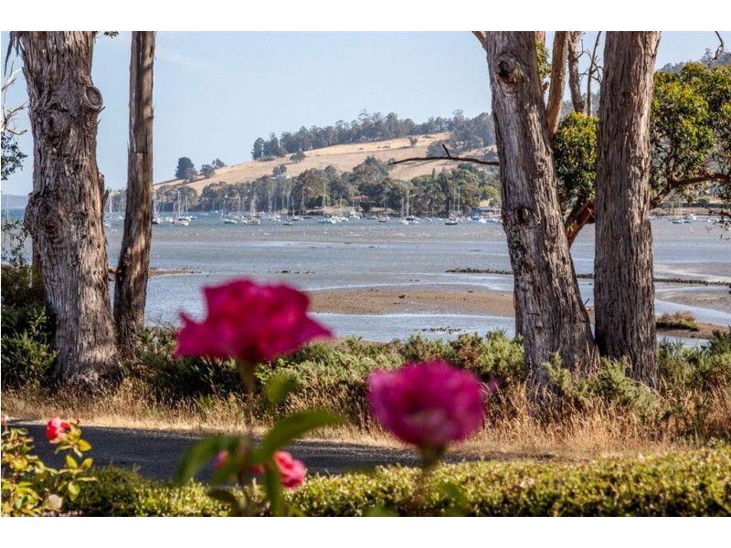 13 Esplanade Road, Cygnet TAS 7112