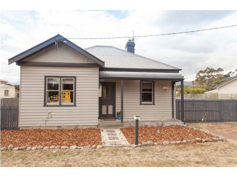 32 Agnes Street, Ranelagh TAS 7109