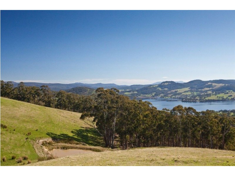 - Cawthorns Road, Wattle Grove TAS 7109