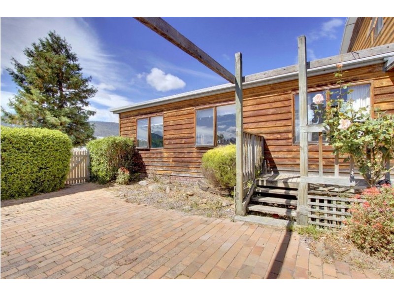 99a Main Street, Huonville TAS 7109