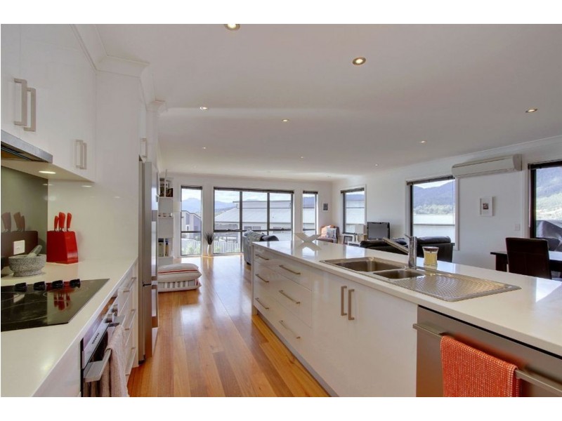 16 Beauty View Road, Huonville TAS 7109