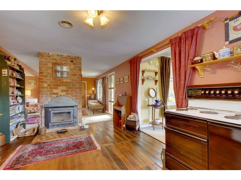 15 North Huon Road, Ranelagh TAS 7109