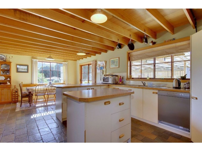 69 Graces Road, Glaziers Bay TAS 7109