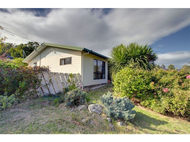3 Helms Road, Gardners Bay TAS 7112