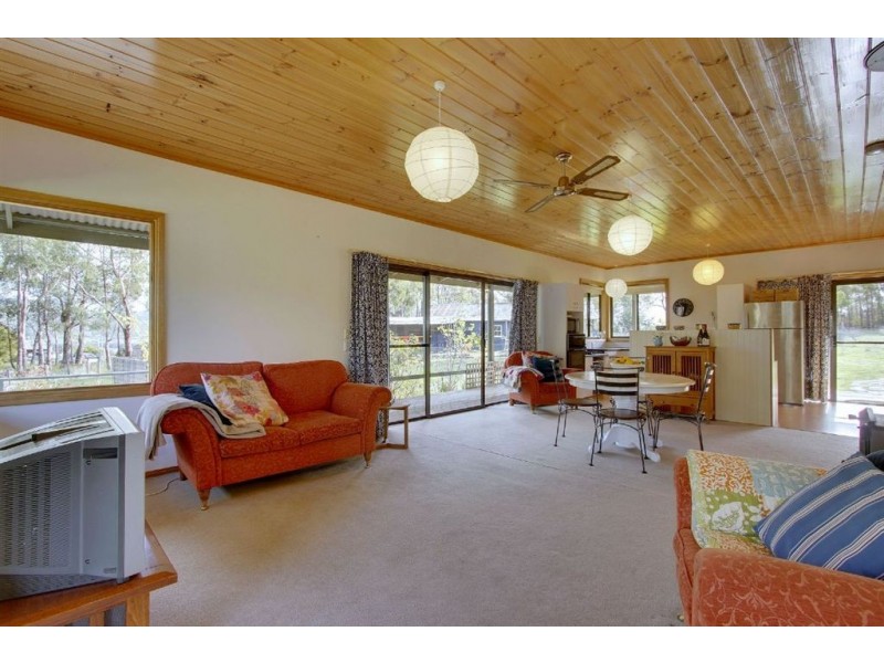 12 Walters Road, Wattle Grove TAS 7109