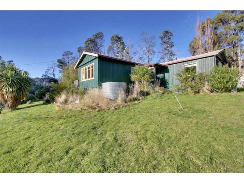 9 Gordons Road, Gardners Bay TAS 7112