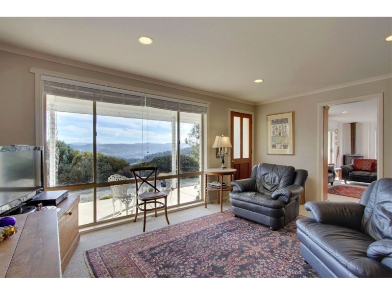 28 Ginns Road, Wattle Grove TAS 7109