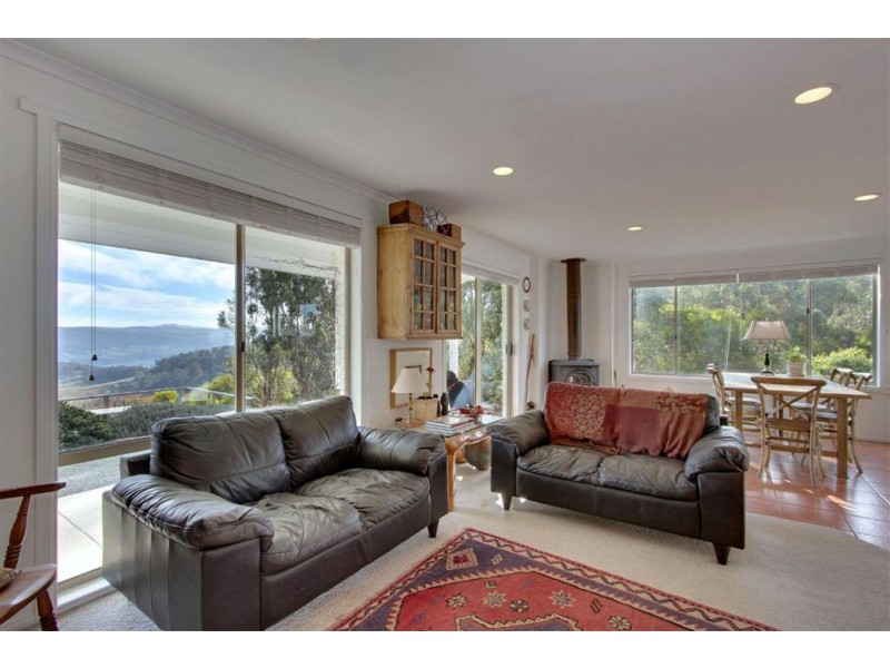 28 Ginns Road, Wattle Grove TAS 7109