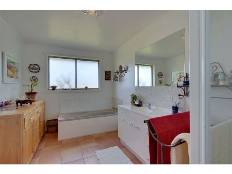 28 Ginns Road, Wattle Grove TAS 7109