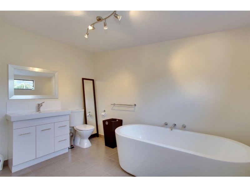 37 Sale Street, Huonville TAS 7109