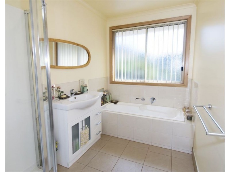 1 Old Apple Court, Huonville TAS 7109