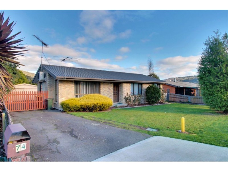 74 Sale Street, Huonville TAS 7109