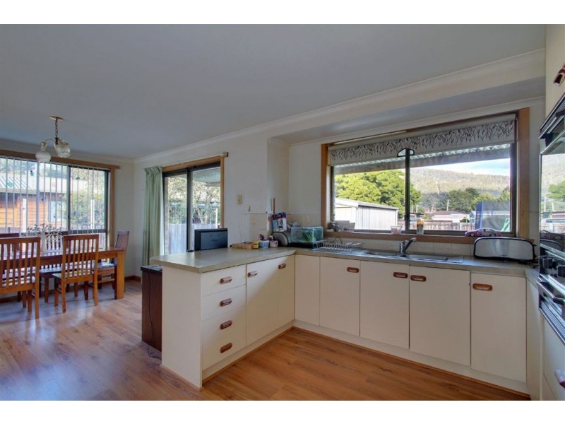 74 Sale Street, Huonville TAS 7109