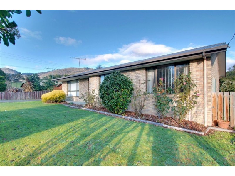 74 Sale Street, Huonville TAS 7109