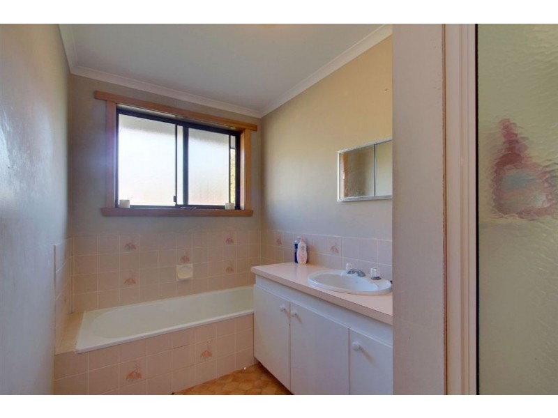 74 Sale Street, Huonville TAS 7109