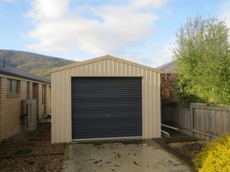 8 Old Apple Court, Huonville TAS 7109