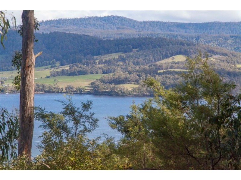 - Brooke Street, Petcheys Bay TAS 7109