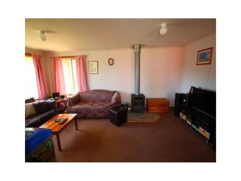 8b Acacia Street, Huonville TAS 7109