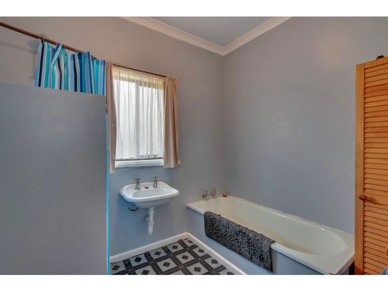 73 Sale Street, Huonville TAS 7109