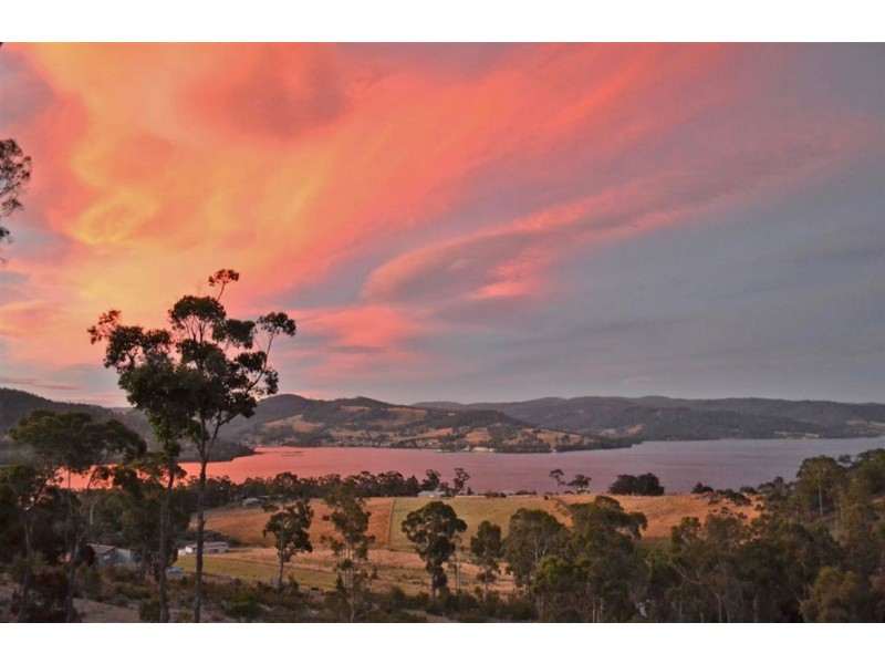 902B Cygnet Coast Road, Wattle Grove TAS 7109