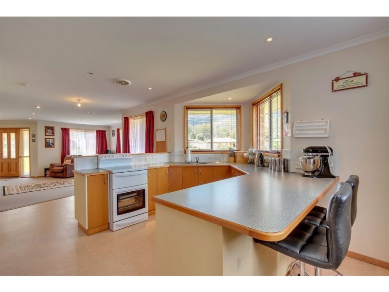 6 Hampton Court, Huonville TAS 7109