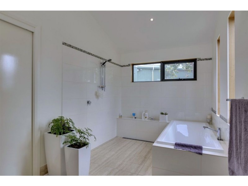 43 Swifts Road, Surges Bay TAS 7116