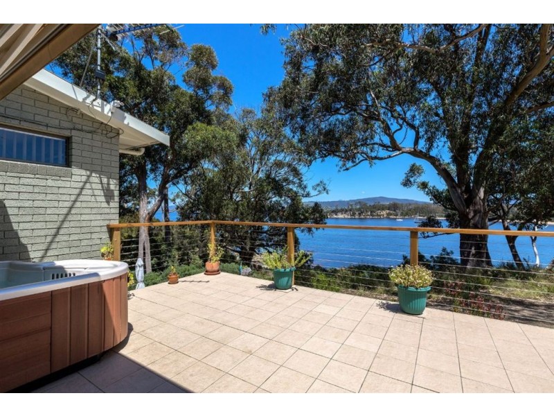60 Williams Road, Randalls Bay TAS 7112