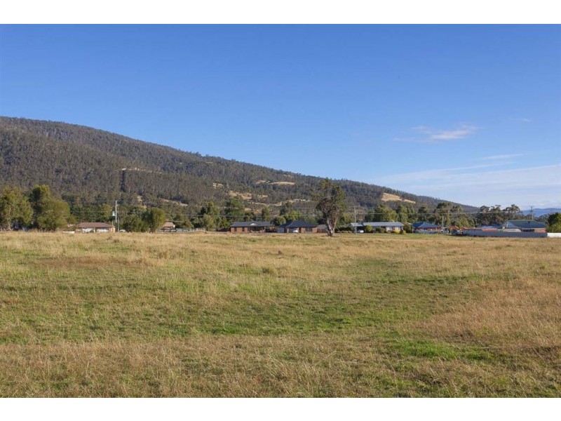 Off Sale Street, Huonville TAS 7109