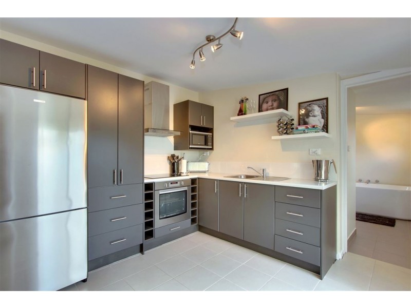 37 Sale Street, Huonville TAS 7109