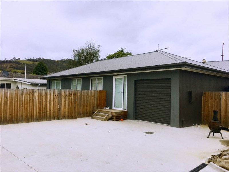 2/43 Shield Street, Huonville TAS 7109
