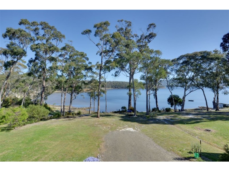 7 Sandrock Loop, Abels Bay TAS 7112