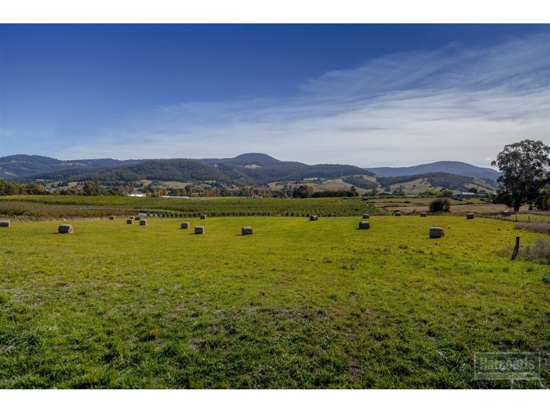 - Huon Highway, Huonville TAS 7109