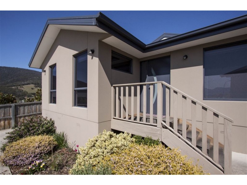 2/14 Beauty View Road, Huonville TAS 7109