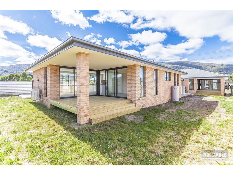 2/53 Sale Street, Huonville TAS 7109