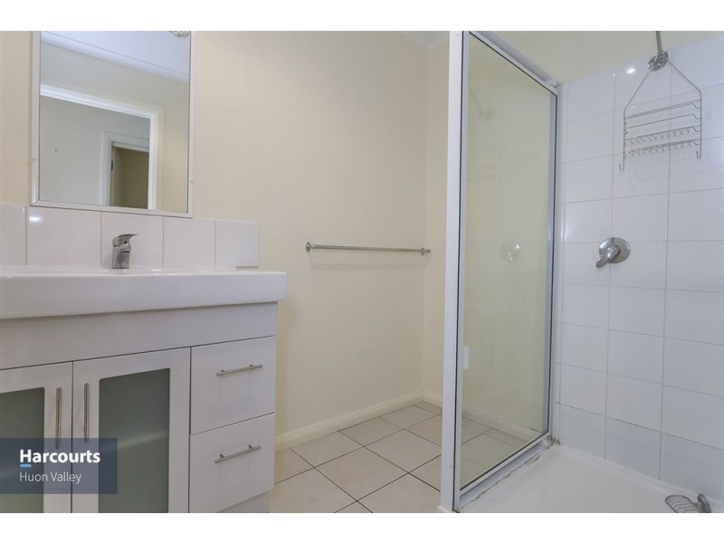 3/107 Main Street, Huonville TAS 7109