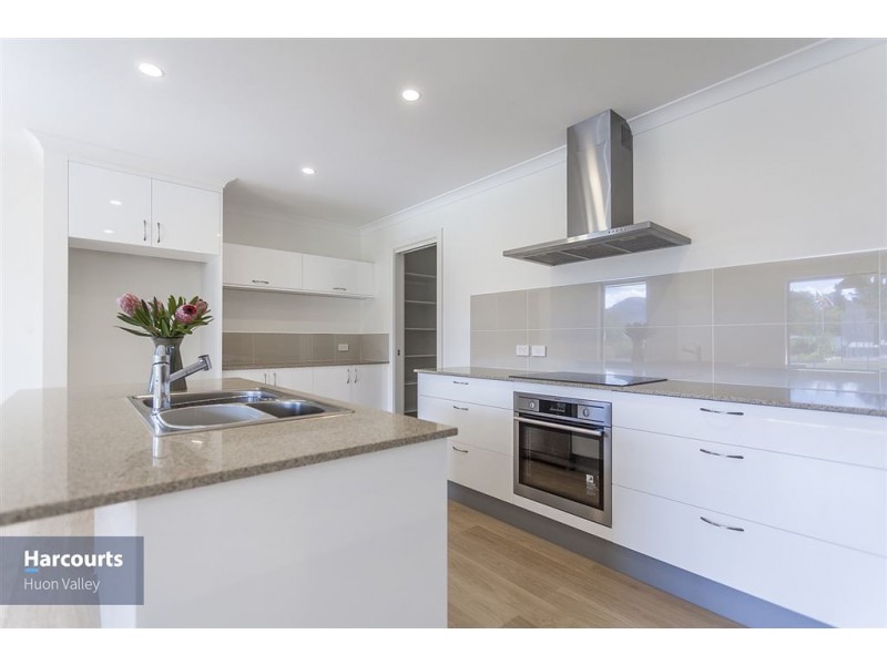 11 New Road, Franklin TAS 7113