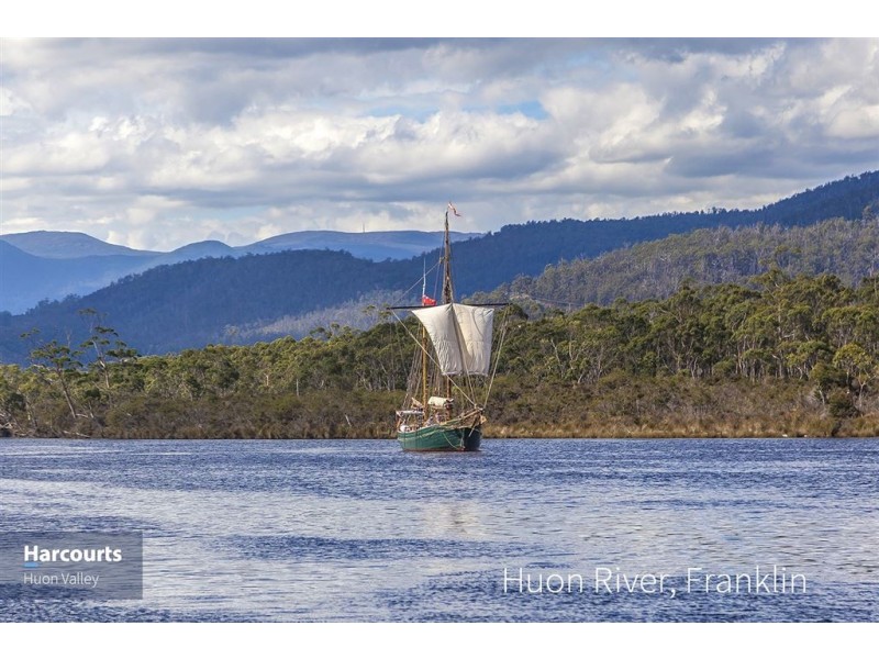 11 New Road, Franklin TAS 7113