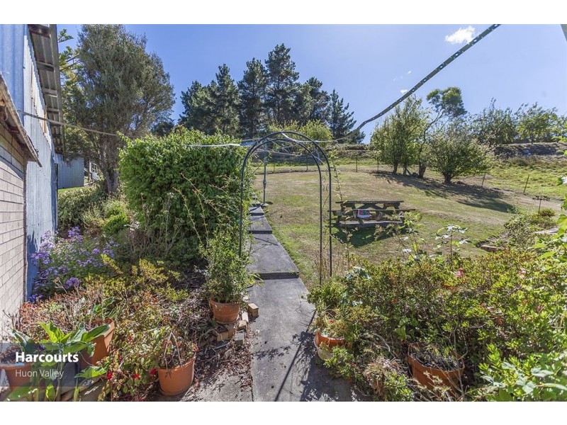 18 North Huon Road, Ranelagh TAS 7109