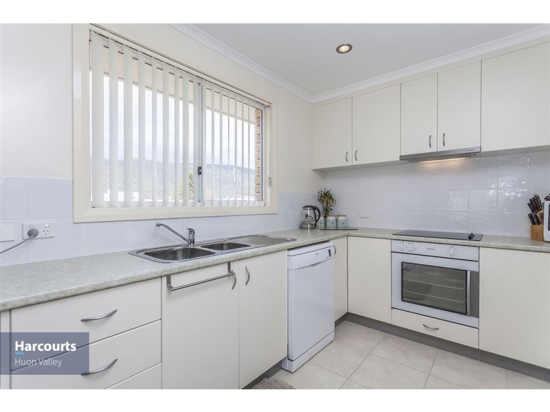 3/4 Walton, Huonville TAS 7109