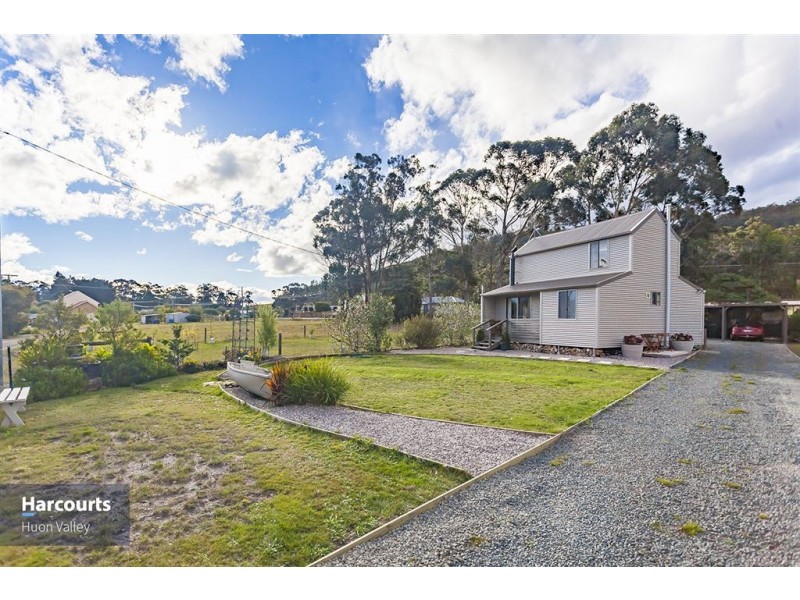 7 Challis Crescent, Deep Bay TAS 7112