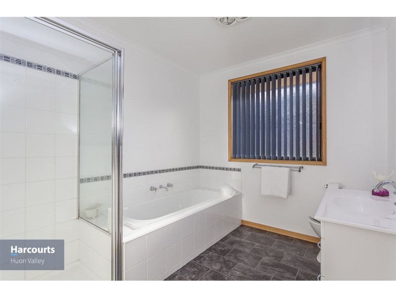 10 Cornelia Close, Ranelagh TAS 7109