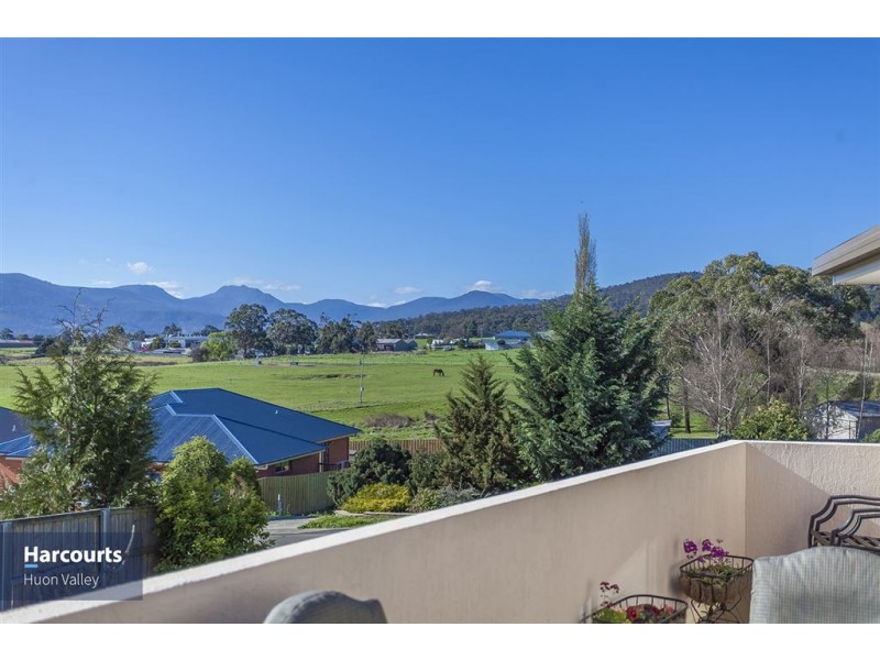 2 Pear Tree Close, Huonville TAS 7109
