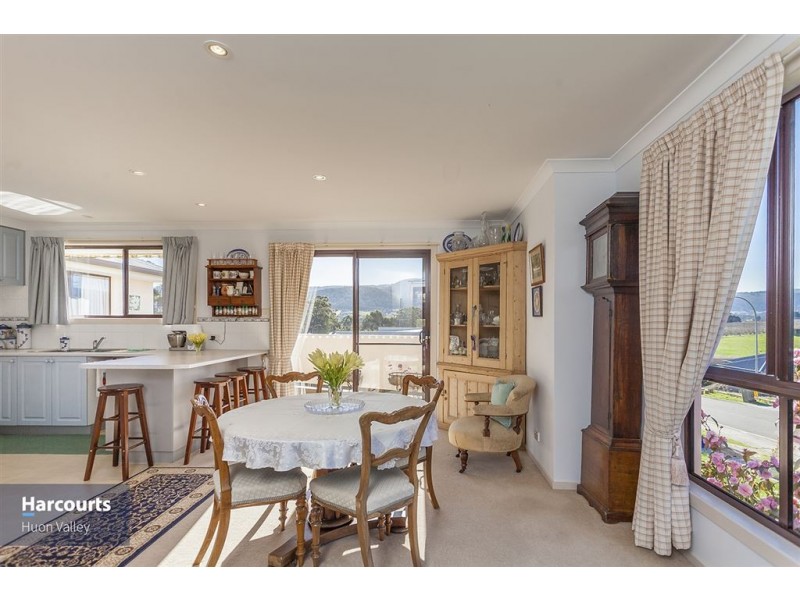 2 Pear Tree Close, Huonville TAS 7109